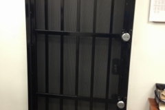 Room-Cages H
